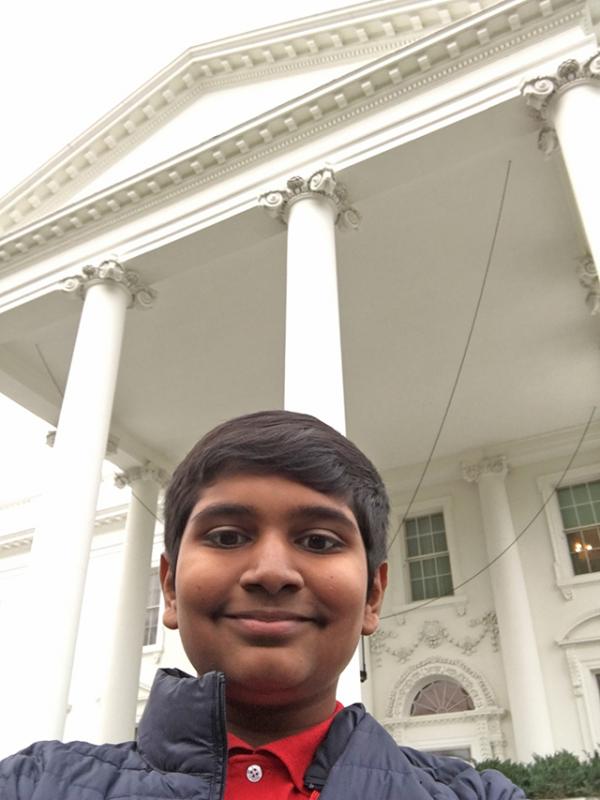 Manu in front of the White House