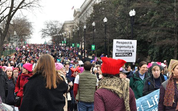 Crowds at the start of the March at Independence Avenue