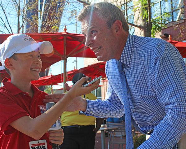 Max interviewing Tom Rinaldi, reporter for ESPN and ABC 
