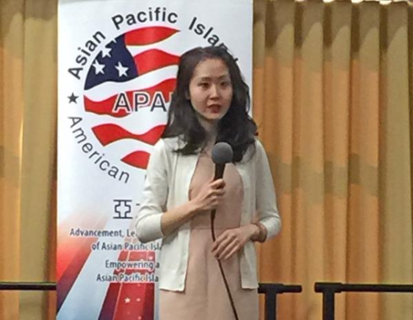 Lindy Lee speaks to the Austin chapter of the Asian Pacific Islander American Public Affairs Association (APAPA)