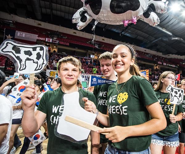 Lilian with fellow Wisconsinites at the affiliate parade