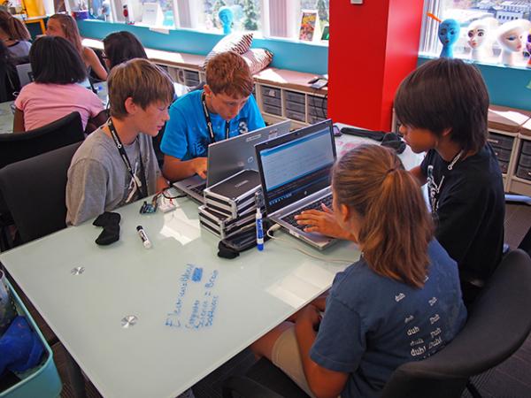 ￼Students at work in the Thinkabit Lab