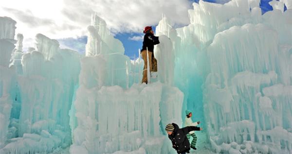 The Ice Castles at Silverthorne in Colorado were created by Brent Christensen and his partner, Ryan Davis. The structures soar as high as 40 feet and collectively weigh more than 10,000 tons.