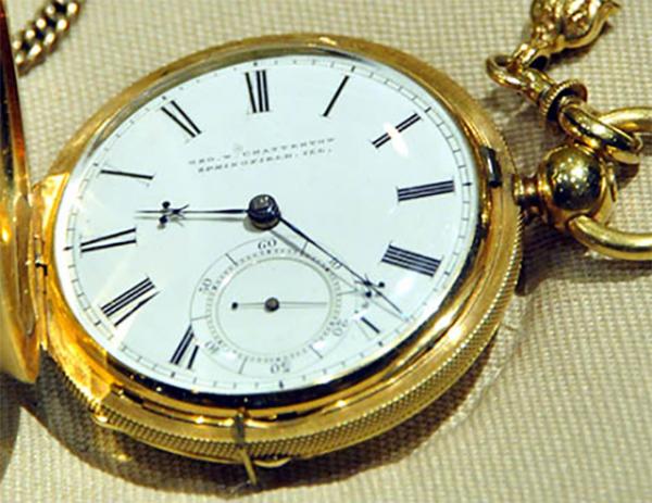  Was the inside of President Abraham Lincoln’s pocket watch inscribed with a special message when the Civil War broke out? The watch is now part of the permanent collection of the National Museum of American History, a Smithsonian Institution in Washington, D.C.