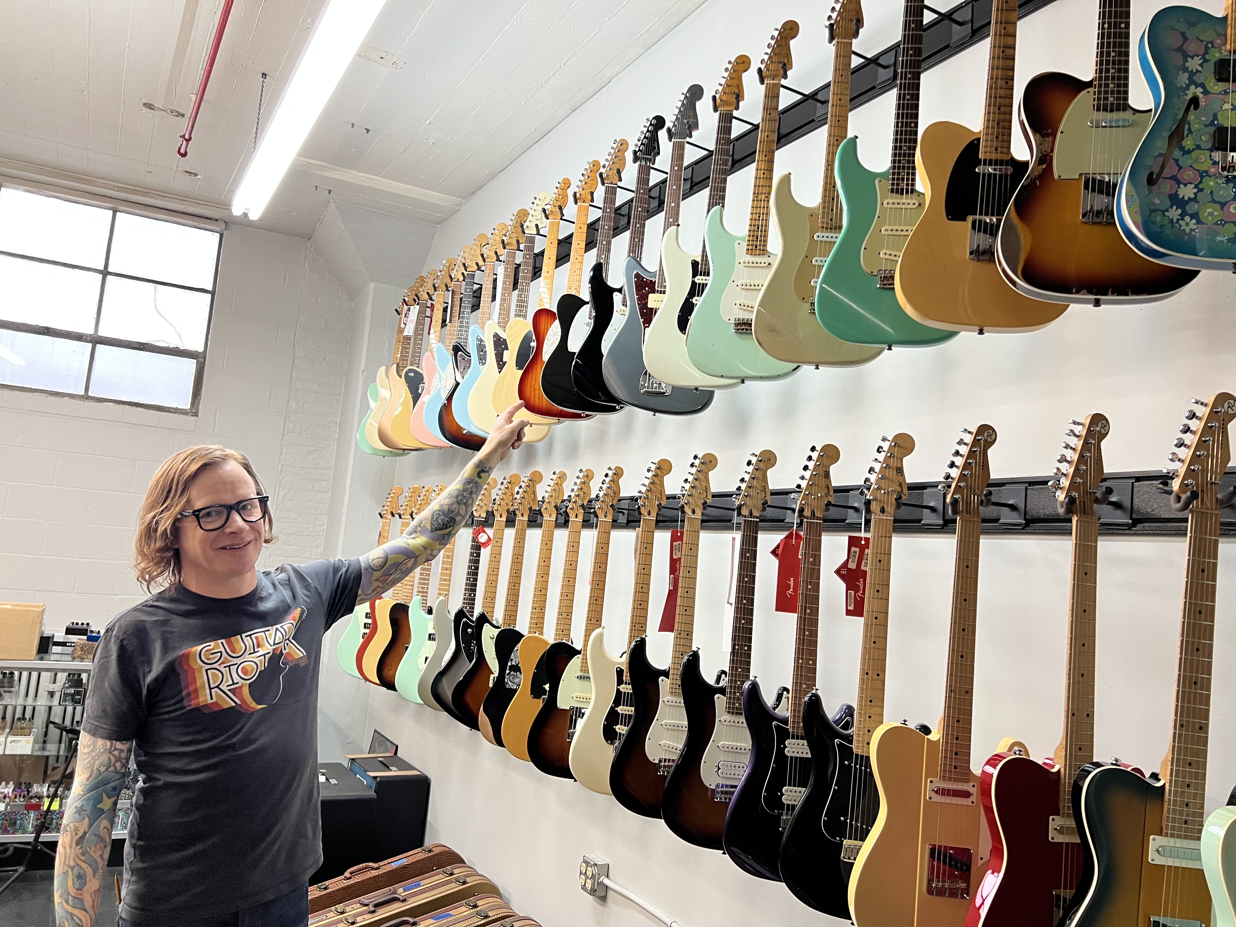 slot Hilse Utilfreds A Custom Guitar Shop That Rocks | Kid Reporters' Notebook | Scholastic Inc.