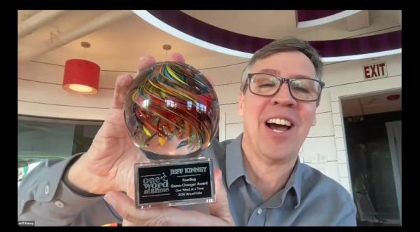 Author Jeff Kinney received the Reading Game-Changer Award from One Word at a Time. 