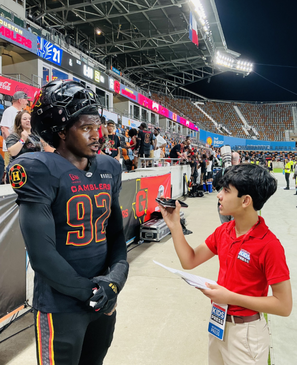 Kush Kalra interviewed Defensive End Malik Fisher on how consistent reading helps him stay sharp. 