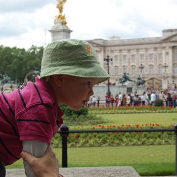 The author’s younger brother in front of Buckingham Palace, the Queen’s residence in London